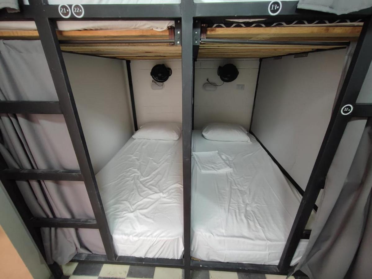 Baku Laureles Hostel 麦德林 外观 照片