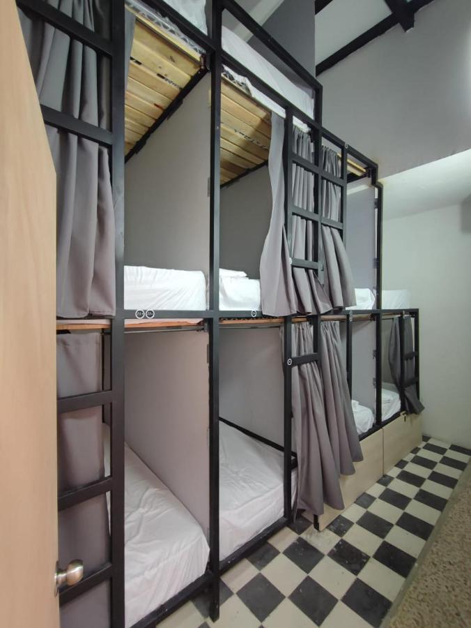 Baku Laureles Hostel 麦德林 外观 照片