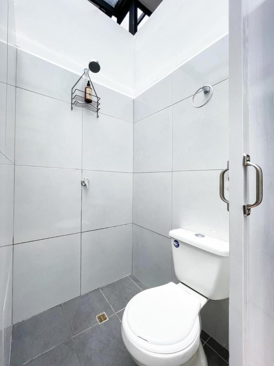 Baku Laureles Hostel 麦德林 外观 照片